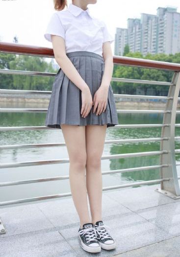 亚洲欧美国产制服另类在线观看_十万网红美女美酱